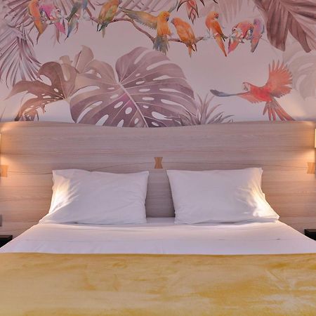 Logis Hotel Restaurant Le Chene Vert Rocher المظهر الخارجي الصورة