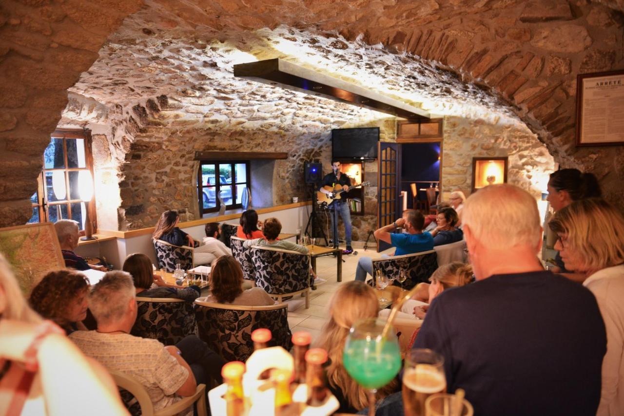 Logis Hotel Restaurant Le Chene Vert Rocher المظهر الخارجي الصورة