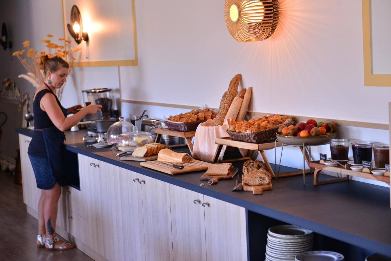 Logis Hotel Restaurant Le Chene Vert Rocher المظهر الخارجي الصورة