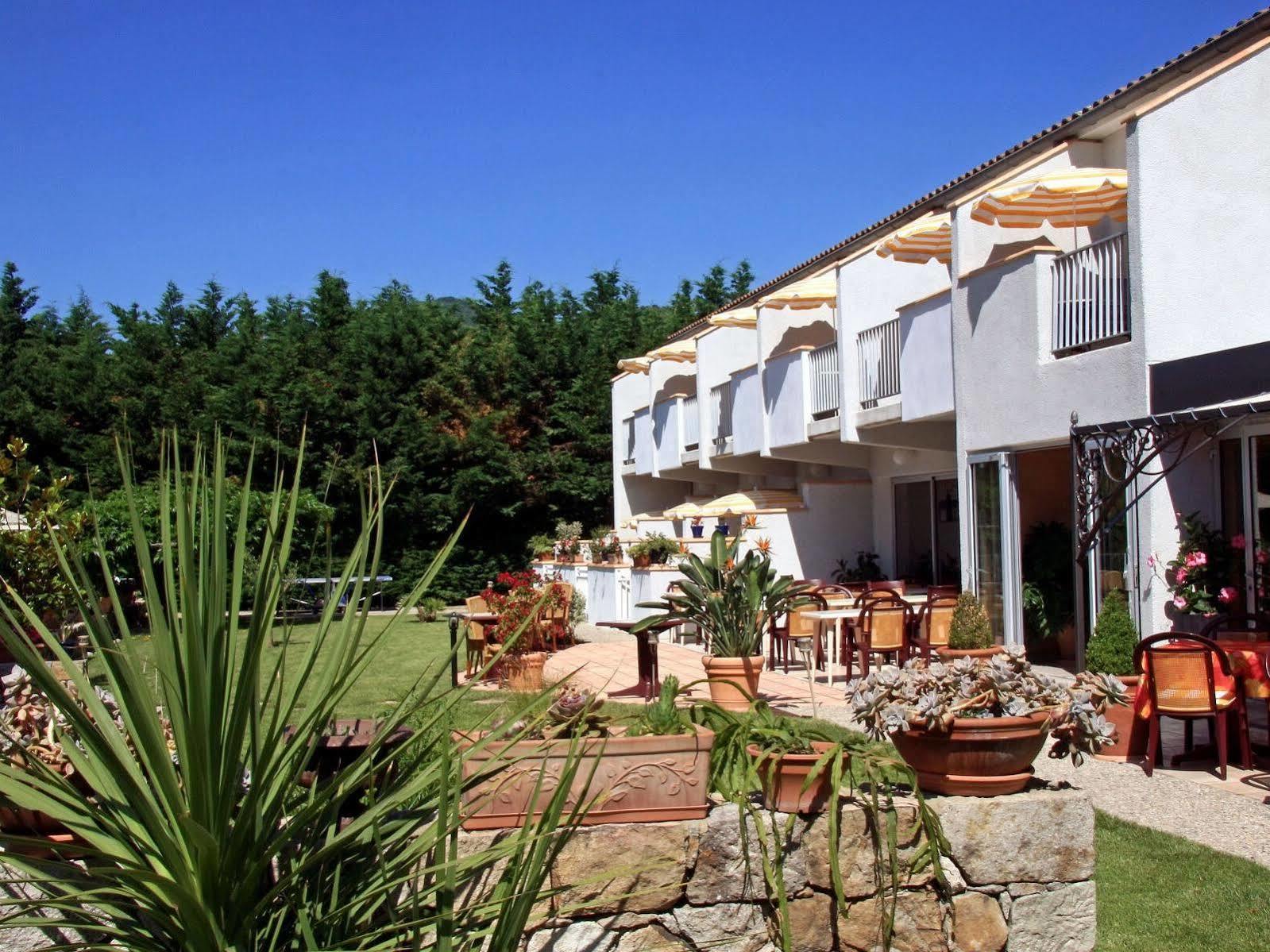 Logis Hotel Restaurant Le Chene Vert Rocher المظهر الخارجي الصورة