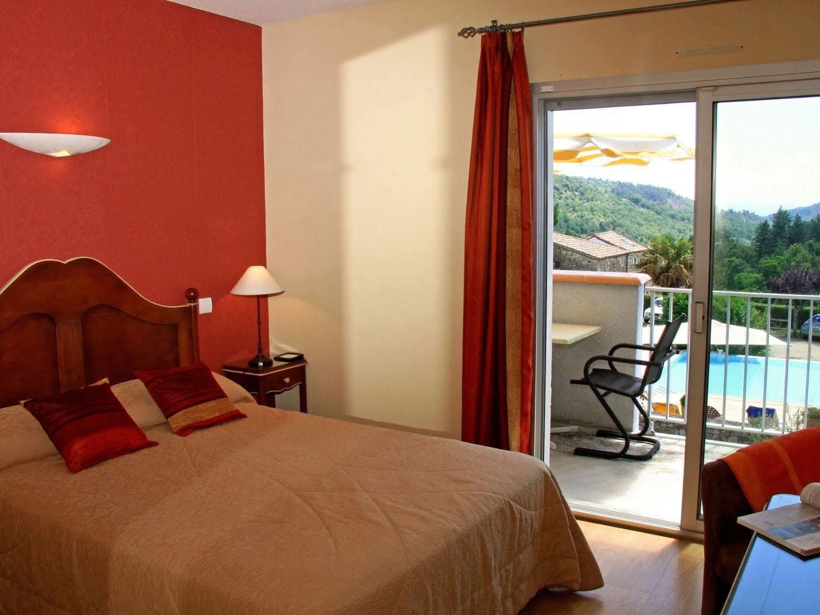 Logis Hotel Restaurant Le Chene Vert Rocher المظهر الخارجي الصورة
