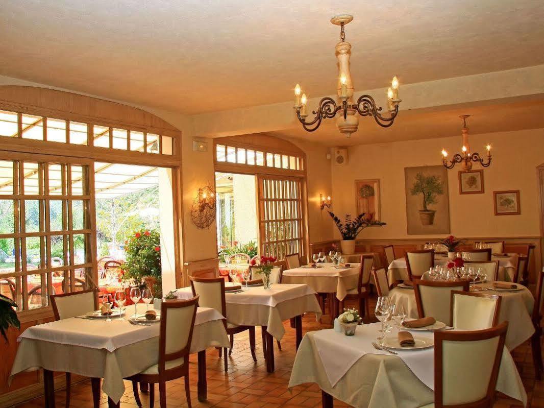 Logis Hotel Restaurant Le Chene Vert Rocher المظهر الخارجي الصورة