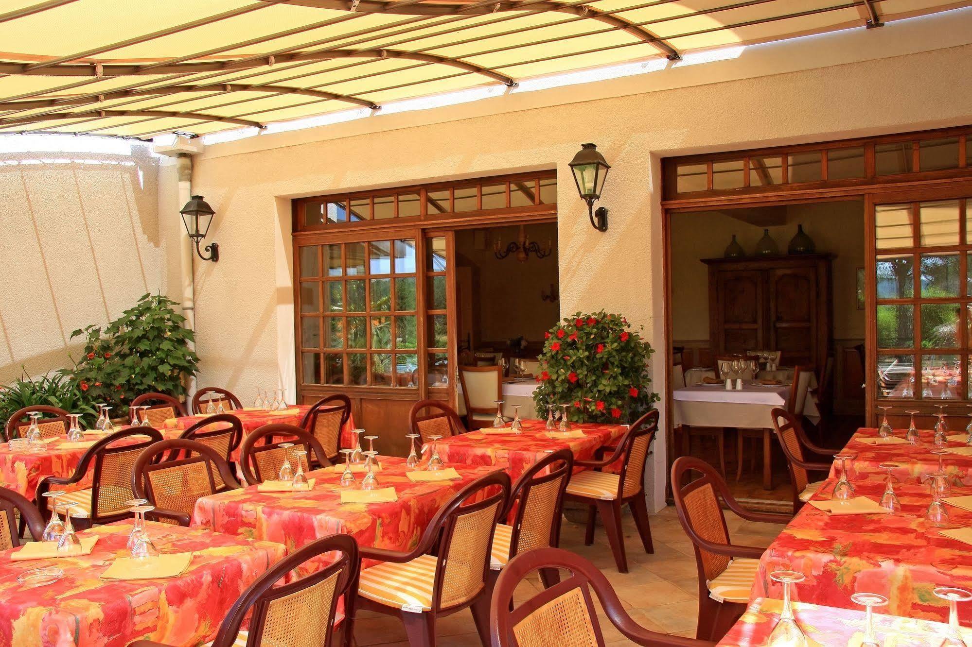 Logis Hotel Restaurant Le Chene Vert Rocher المظهر الخارجي الصورة