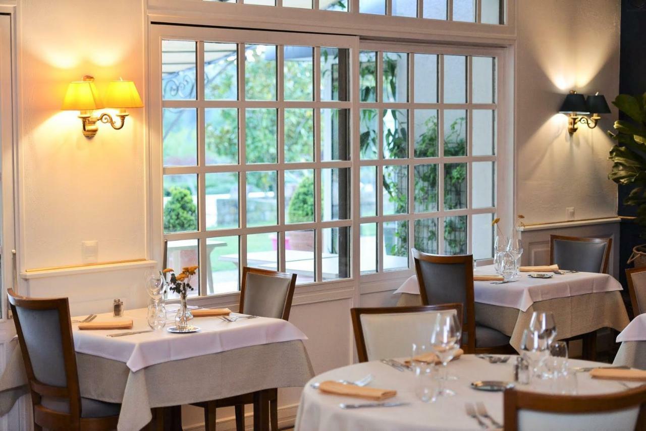 Logis Hotel Restaurant Le Chene Vert Rocher المظهر الخارجي الصورة