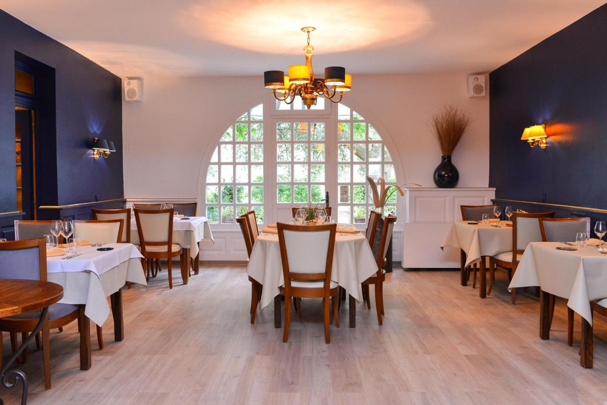 Logis Hotel Restaurant Le Chene Vert Rocher المظهر الخارجي الصورة